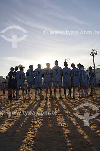  Soccer team preparing to play - Favela da Maré - Rio de Janeiro city - Rio de Janeiro state - Brazil 