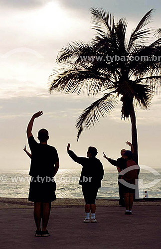  Tai Chi Chuan - Men at Arpoador Beach - Rio de Janeiro city - Rio de Janeiro state - Brazil 