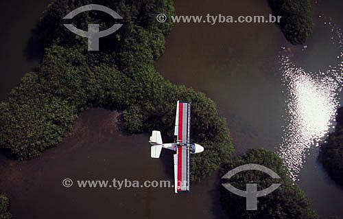  Ultralight over Barra da Tijuca Lagoon - Rio de Janeiro city - Rio de Janeiro state - Brazil 