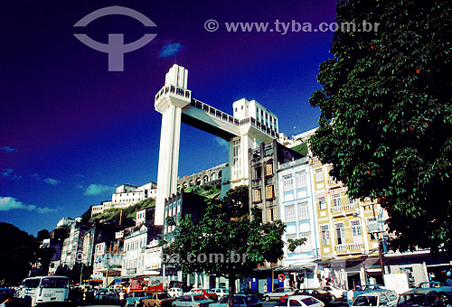  View of the Elevador Lacerda (Lacerda Elevator)  in the 80`s - Cidade Baixa (Low City) - Salvador (*) city - Bahia state - Brazil  (*) The city is a UNESCO World Heritage Site since 12-06-1985. 
