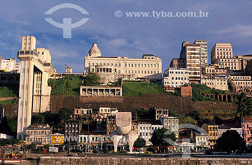  View of the Elevador Lacerda (Lacerda Elevator) - Cidade Baixa (Low City) - Salvador (*) city - Bahia state - Brazil - 1991  (*) The city is a UNESCO World Heritage Site since 12-06-1985. 
