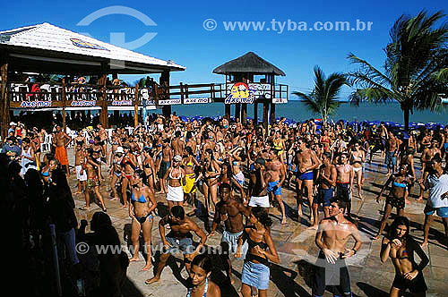  Crowd dancing Lambaeróbica (lambada dance mixed with aerobics exercices) - Porto Seguro city - Bahia state south coast - Brazil - 2002  - Porto Seguro city - Bahia state (BA) - Brazil