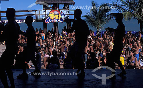  Men and crowd dancing Lambaeróbica (lambada dance mixed with aerobics exercices) - Porto Seguro city - Bahia state south coast - Brazil - 1999  - Porto Seguro city - Bahia state (BA) - Brazil