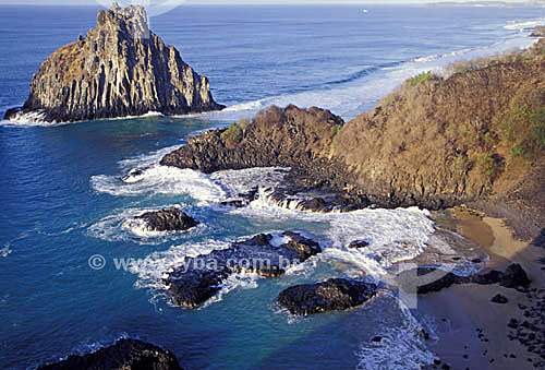  Sea crashing against rocks - Fernando de Noronha Island* - Pernambuco state - Brazil  * The archipelago Fernando de Noronha is a UNESCO World Heritage Site since 16-12-2001. 