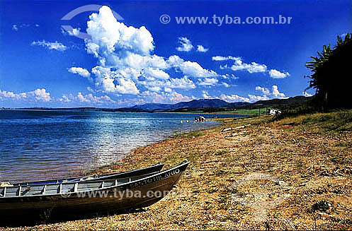  Boat at the bank of the lake formed by Furnas Dam and Grande river - Sao Hilario city - Minas Gerais - Janeiro 2004 