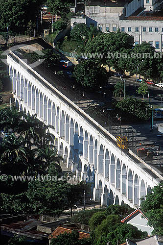  Arcos da Lapa (Lapa Arches)* at night - Rio de Janeiro city downtown - Rio de Janeiro state - Brazil  * A Roman-style aqueduct from the mid-eighteenth-century with 42 arches in two tiers from Brazil`s colonial period. It has been converted into a tr 