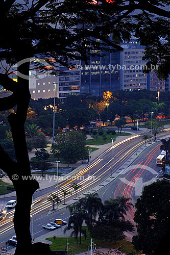  View of the Botafogo neigborhood with car traffic lights - Rio de Janeiro city - Rio de Janeiro state - Brazil 