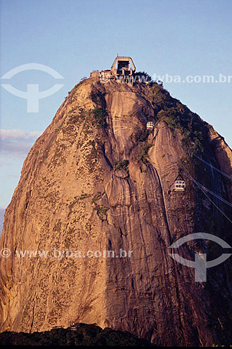  Sugar Loaf Mountain* detail - Rio de Janeiro city - Rio de Janeiro state - Brazil  * Commonly called Sugar Loaf Mountain, the entire rock formation also includes Urca Mountain and Sugar Loaf itself (the taller of the two). This whole formation was d 