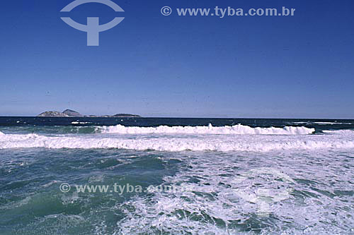  The sea of Ipanema Beach in the foreground and Cagarras Islands in the background - Rio de Janeiro city - Rio de Janeiro state - Brazil 