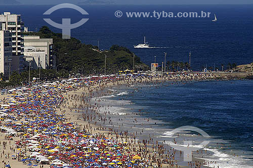  Ipanema and Arpoador beaches crowded - Rio de Janeiro city - Rio de Janeiro state - Brazil - April 2005 