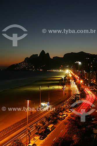  View of Vieira Souto avenue at nightfall  - Rio de Janeiro city - Rio de Janeiro state (RJ) - Brazil