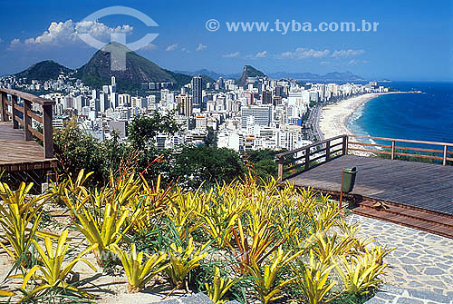  Sight from Leblon view point with part of the Lagoa Rodrigo de Freitas (Rodrigo de Freitas Lagoon)* in the left, and the Ipanema and Leblon Beaches in the right side - Rio de Janeiro city - Rio de Janeiro state - Brazil   * National Historic Site si 