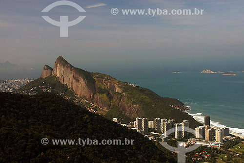  Aerial view of Sao Conrado neighbourhood with the Two Brothers  on the background - Rio de Janeiro city - Rio de Janeiro state - Brazil 