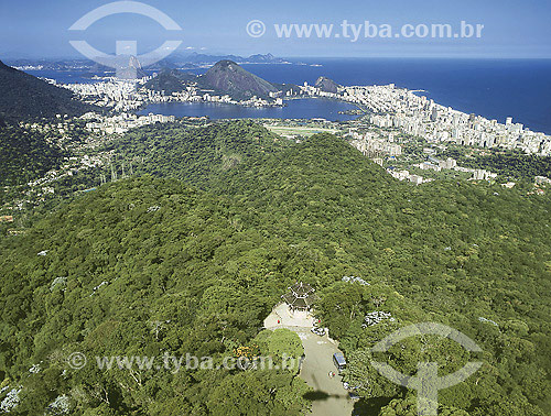  Aerial view of Vista Chinesa with Rodrigo de Freitas Lagoon on the background - Rio de Janeiro city - Rio de Janeiro state - Brazil 