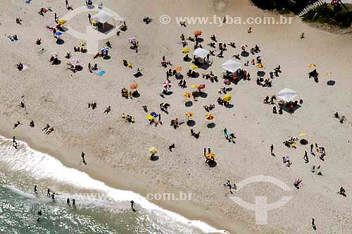  Aerial view of Barra beach with people at the sand - Rio de Janeiro city - Rio de Janeiro state - Brazil - April 2006 