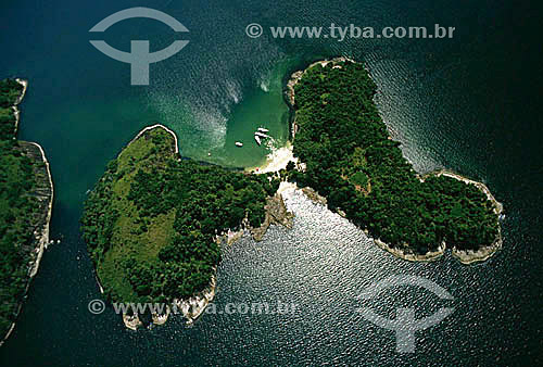  Aerial View of tourist boats anchored in a cove where two islands meet - Angra dos Reis city - Costa Verde (Green Coast) - Rio de Janeiro state - Brazil 