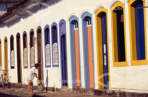  Windows and doors in colonial style - Parati city (*) - Rio de Janeiro state - Brazil  * Historical city builded in the XVI or XVII century. It´s a National  Historical Site since 1958 