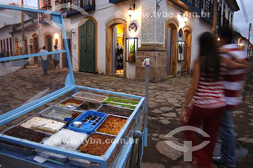  Street lights of Paraty* city - Costa Verde (Green Coast) - Rio de Janeiro state - Brazil - December 2006  * The historic colonial city of Parati dates from the end of the 16th or beginning of the 17th centuries. It was proclaimed a National Histori 