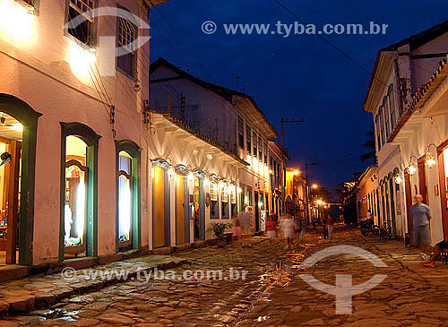  Street lights of Parati* city at night - Costa Verde (Green Coast) - Rio de Janeiro state - Brazil  * The historic colonial city of Parati dates from the end of the 16th or beginning of the 17th centuries. It was proclaimed a National Historic and A 