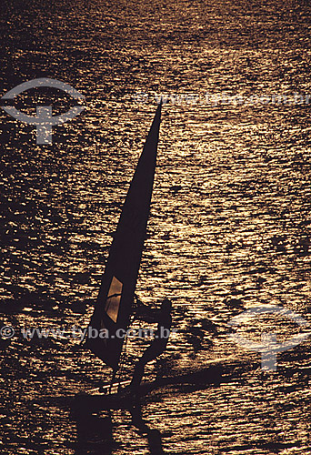  Silhouette of a windsurfer at sunset - Búzios city - Costa do Sol (Sun Coast) - Regiao dos Lagos (Lakes Region) - Rio de Janeiro state - Brazil 