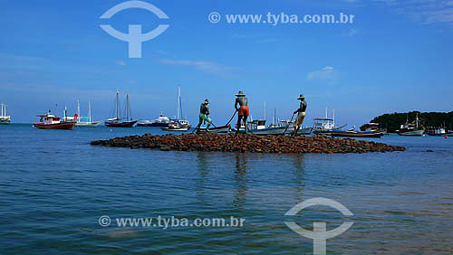  Three Fishermen sculpture - Armaçao beach - Buzios town - Rio de Janeiro state - Brazil 