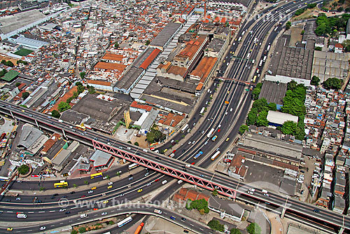  Aerial view of Avenida Brasil and Linha Vermelha (Red Line) - Rio de Janeiro city - Rio de Janeiro state - Brasil 