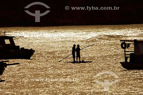  Fishermen at Pipa beach - South Tibau region - Rio Grande do Norte state - Brazil - 05/2006 