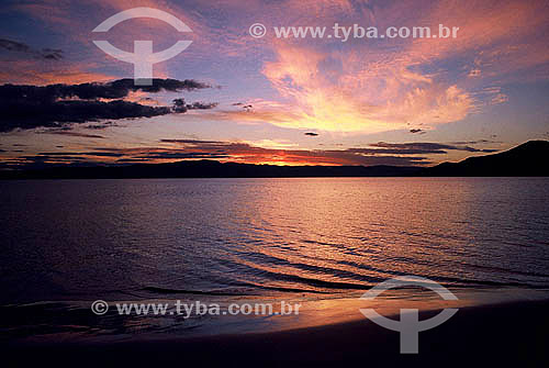  Sunset - Daniela`s Beach - Florianopolis city - Santa Catarina state - Brazil - May 2005 