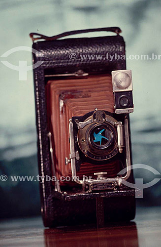  Old photographic camera 