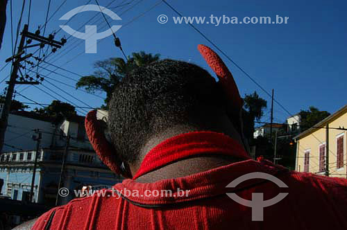  Reveller dressed up with a devil costume for the Carnival street party - Santa Teresa neighborhood - Rio de Janeiro city - Carnival 2005 - Rio de Janeiro state - Brazil 