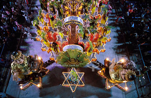  Allegorical float in the parade of the Mangueira Samba School during the Carnival of 2003 at Marques de Sapucai - Sambodromo - Rio de Janeiro city - Rio de Janeiro state - Brazil 