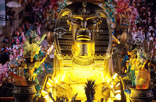  Allegorical float in the parade of the Mangueira Samba School during Carnival 2003 at Marques de Sapucai - Sambodromo - Rio de Janeiro city - Rio de Janeiro state - Brazil 