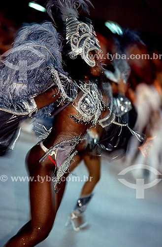  Passista dancing during the Carnival parade in Rio de Janeiro city - Rio de Janeiro state - Brazil 
