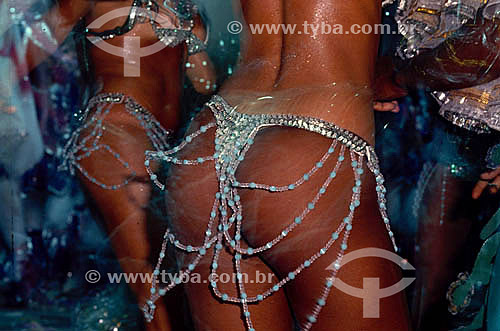  Passistas dancing during the Carnival parade in Rio de Janeiro city - Rio de Janeiro state - Brazil 