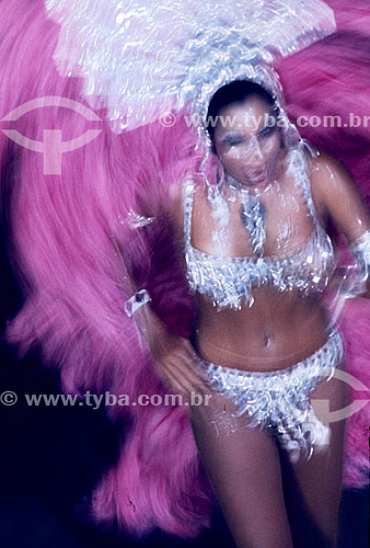  Passista dancing during the Carnival parade in Rio de Janeiro city - Rio de Janeiro state - Brazil 