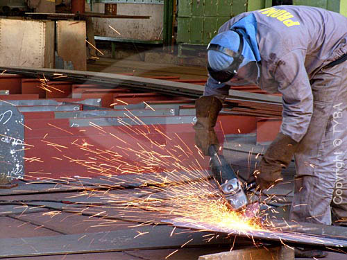  Man working - PROMAR Shipyard - Rio de Janeiro city - Rio de Janeiro State - Brazil 