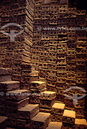  Bricks 