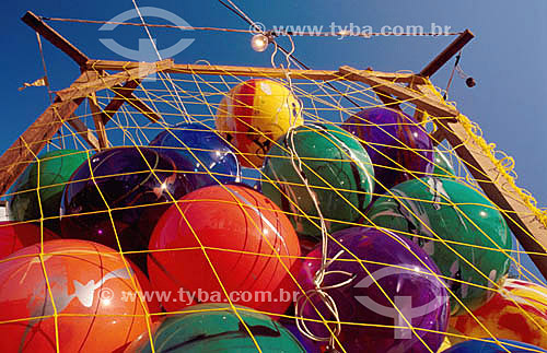 Plastic balls 