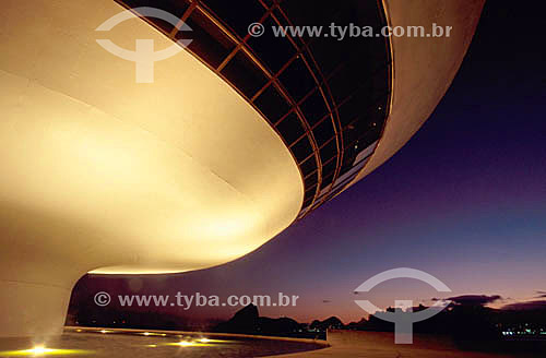  Archictetural detail - Contemporary Art Museum (MAC) - with the Sugar Loaf Mountain in the background - Niteroi city - Rio de Janeiro state - Brazil 