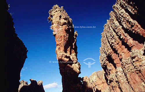  View of natural rock formations found at Vila Velha, some of which rise to over 35 meters (more than 115 feet) - Vila Velha State Park - PR - Brazil 