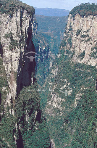  Itaimbezinho Canyon - Aparados da Serra National Park - Rio Grande do Sul state - Brazil 