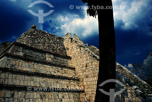  Chichen Itza pyramid - Mexico 