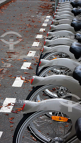  Bicycles - Paris city - France - 11/2007 