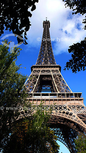  Eiffel tower (317m) - Paris - France - 10/2007 