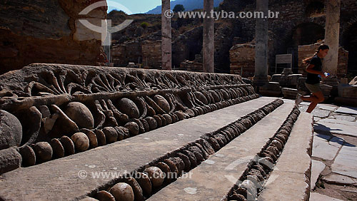  Ephesus archeological site (100 years BC) - Turkey - 10/2007 