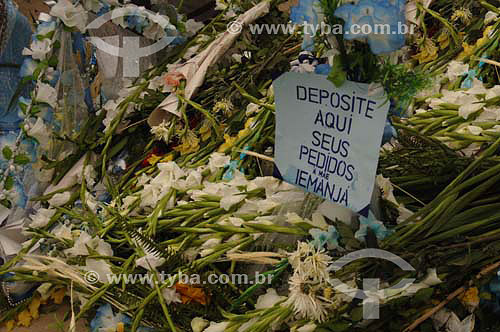  Offerings - Orixas - Iemanjá cult - Umbanda and Candomble - African Brazilian religion - New Year`s Eve- Copacabana- Rio de Janeiro city - Rio de Janeiro state - Brazil  - 2005 