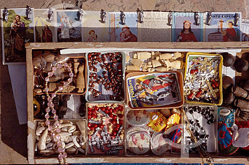  Religious objects 