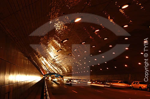  Traffic in a  tunnel 
