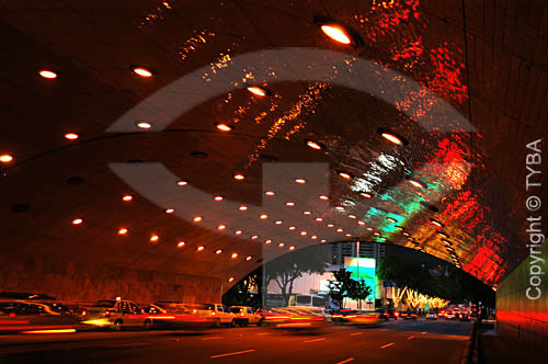  Traffic in a  tunnel