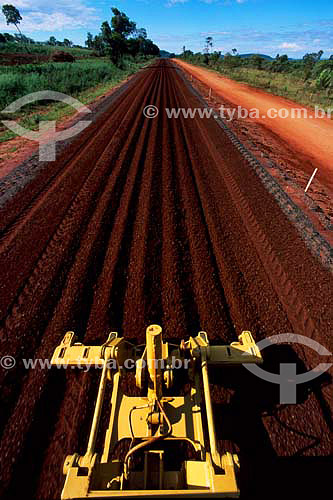  Highway MS 384 construction - Between Joao Antonio and Bela Vista - Mato Grosso do Sul state - Brasil - 04/2004 